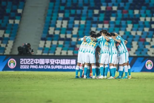 我一直认为自己非常幸运，能够与她共事，在片场与她相处。